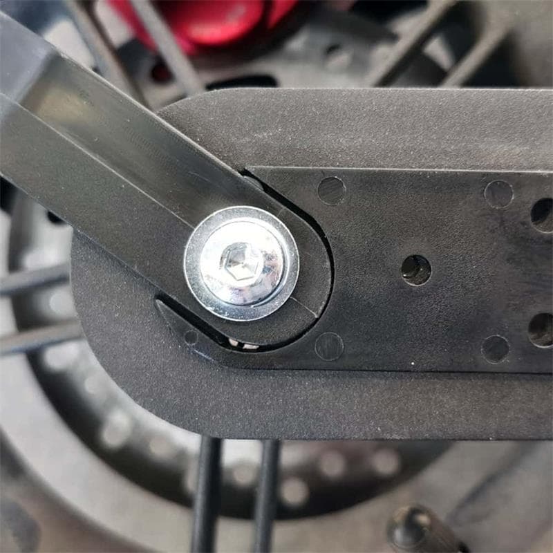 Uchwyt błotnika plastikowy czarny uniwersalny do Xiaomi M365 i Pro — zdjęcie 3