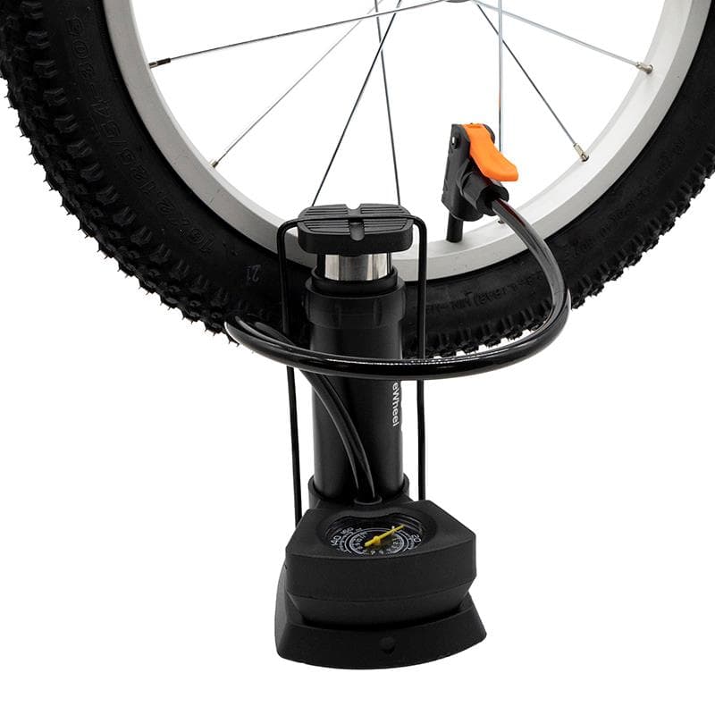 Pompka nożna z manometrem – Ewheel — zdjęcie 4