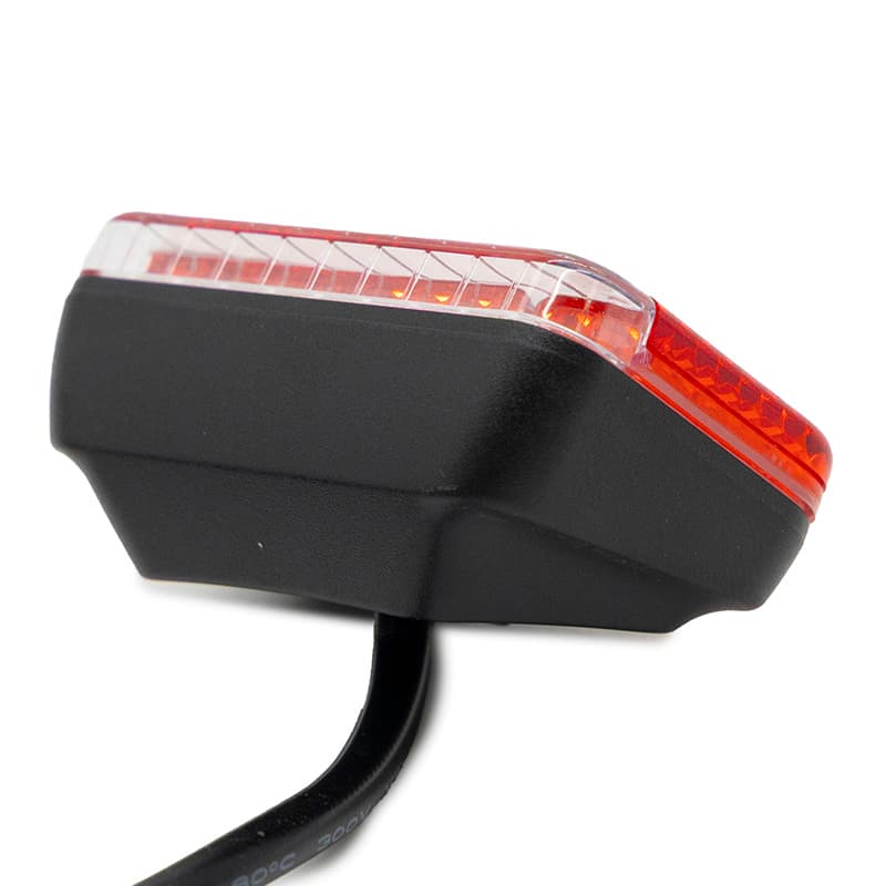 Lampa tylna Navee N65 — zdjęcie 3